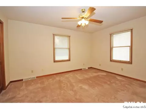 3052 Cascade Dr, Springfield, IL 62704 photo 13