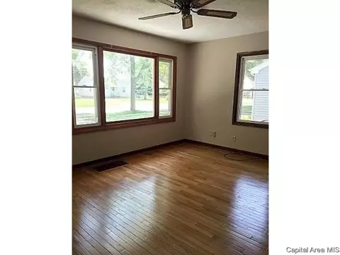 1713 N 21st St, Springfield, IL 62702 photo 3