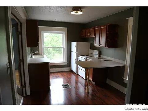 930 S 2nd St, Springfield, IL 62704 photo 4