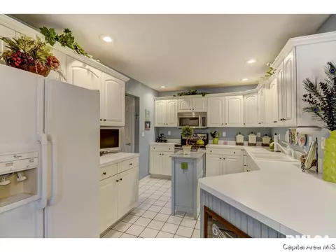 4904 Eagles Lndg, Springfield, IL 62707 photo 12