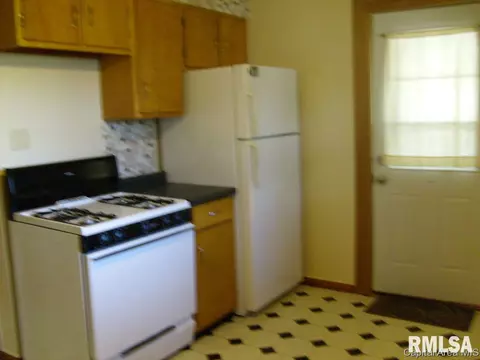 2033 N Elizabeth St, Springfield, IL 62702 photo 5
