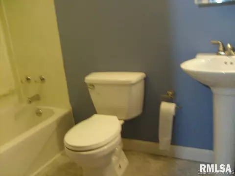 2033 N Elizabeth St, Springfield, IL 62702 photo 11