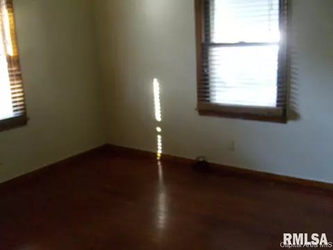 2033 N Elizabeth St, Springfield, IL 62702 photo 13