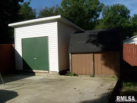 2033 N Elizabeth St, Springfield, IL 62702 photo 18