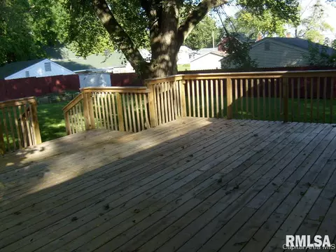 2033 N Elizabeth St, Springfield, IL 62702 photo 15