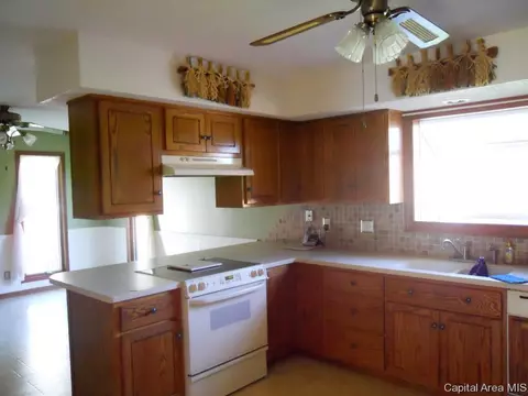 2825 Crown Pt, Springfield, IL 62704 photo 5