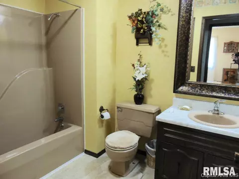 5568 Rosewood Dr, Springfield, IL 62707 photo 10