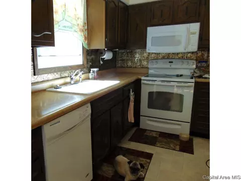 5568 Rosewood Dr, Springfield, IL 62707 photo 2