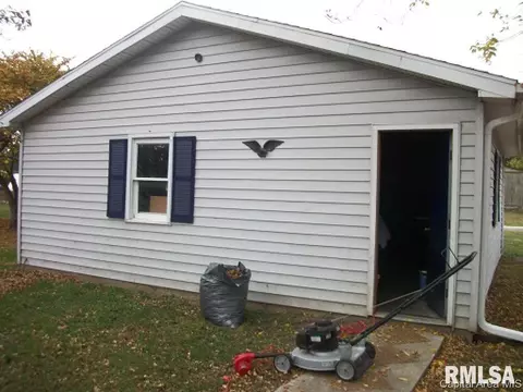206 N Stanton, Bluffs, IL 62621 photo 9
