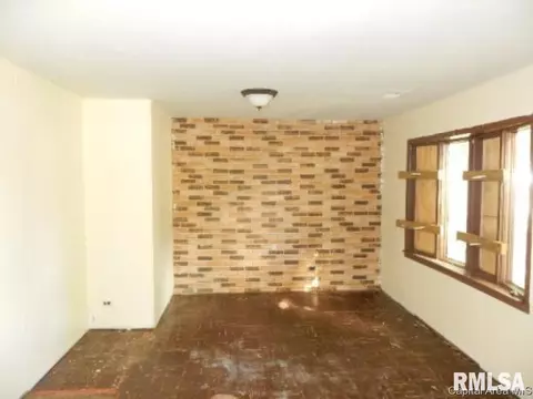 2723 S Walnut St, Springfield, IL 62704 photo 2