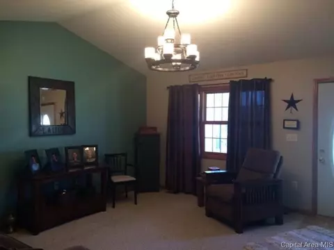 6704 Becker Dr, Virden, IL 62690 photo 3