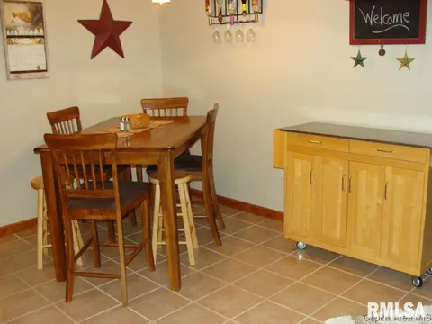 6704 Becker Dr, Virden, IL 62690 photo 10