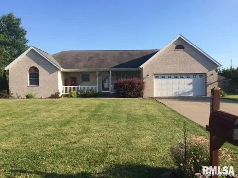 6704 Becker Dr, Virden, IL 62690 photo 1