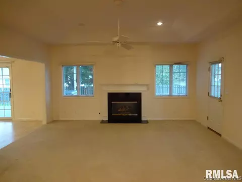 2425 Shabbona Dr, Springfield, IL 62702 photo 5