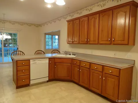 2425 Shabbona Dr, Springfield, IL 62702 photo 7