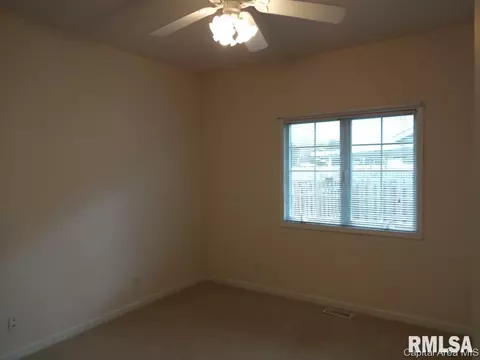 2425 Shabbona Dr, Springfield, IL 62702 photo 18