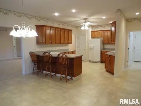 2425 Shabbona Dr, Springfield, IL 62702 photo 11
