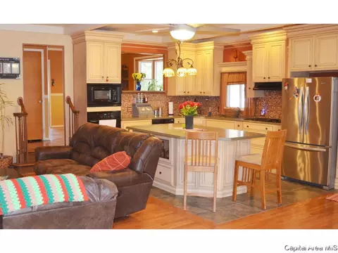 213 Circle Dr, Springfield, IL 62703 photo 9