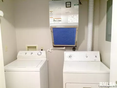 139 N Douglas, Springfield, IL 62702 photo 11