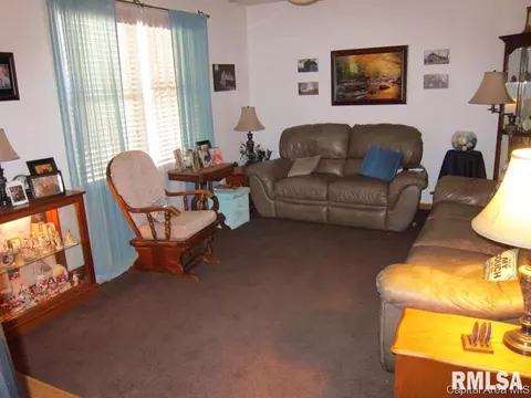 201 Sangamon Ave, Springfield, IL 62702 photo 5