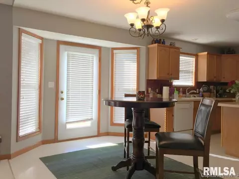 2454 Glencoe, Springfield, IL 62704 photo 5