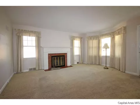 2009 N 6th St, Springfield, IL 62702 photo 4