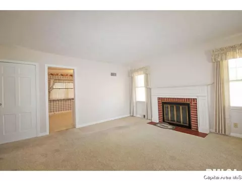 2009 N 6th St, Springfield, IL 62702 photo 8