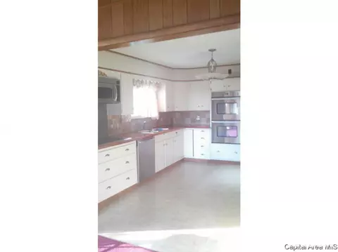 1428 Berwick Rd, Berwick, IL 61417 photo 30