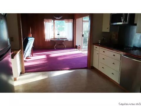 1428 Berwick Rd, Berwick, IL 61417 photo 4