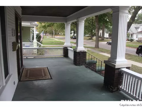109 N State, Springfield, IL 62702 photo 2