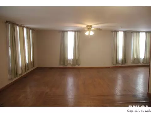 109 N State, Springfield, IL 62702 photo 5