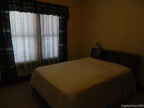 1725 Moffat, Springfield, IL 62702 photo 8