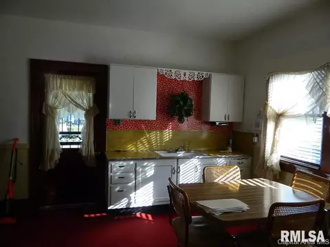 1725 Moffat, Springfield, IL 62702 photo 3