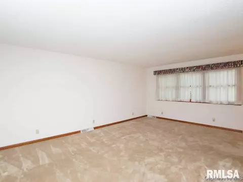 119 Pebble Bch, Springfield, IL 62704 photo 7