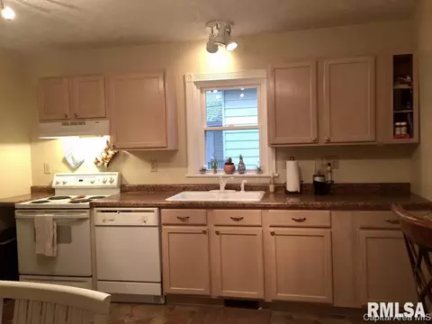 2551 Yale Blvd, Springfield, IL 62703 photo 7