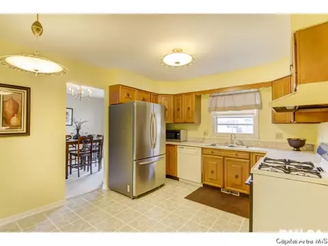 2204 Keokuk Rd, Springfield, IL 62702 photo 2