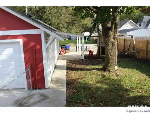 1820 Holmes, Springfield, IL 62704 photo 5