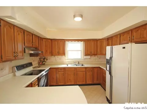 32 Scarlet, Springfield, IL 62704 photo 9