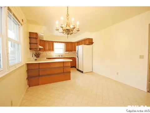 32 Scarlet, Springfield, IL 62704 photo 6