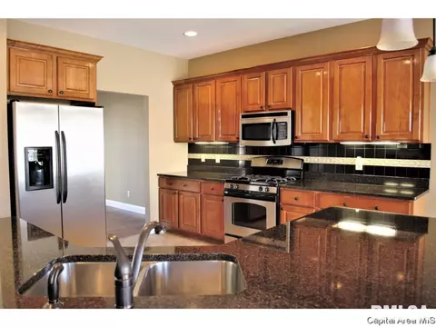 2705 Centennial Dr, Springfield, IL 62711 photo 14