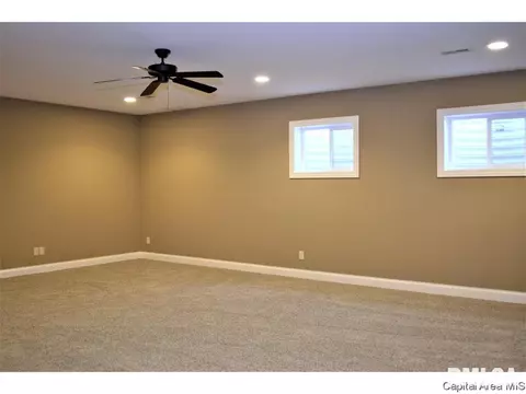 2705 Centennial Dr, Springfield, IL 62711 photo 27