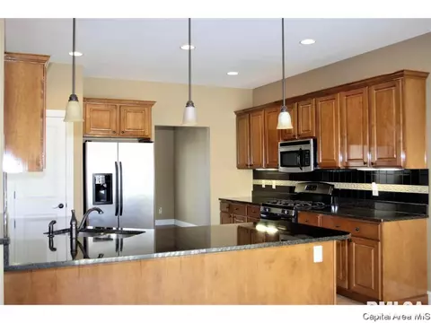 2705 Centennial Dr, Springfield, IL 62711 photo 13