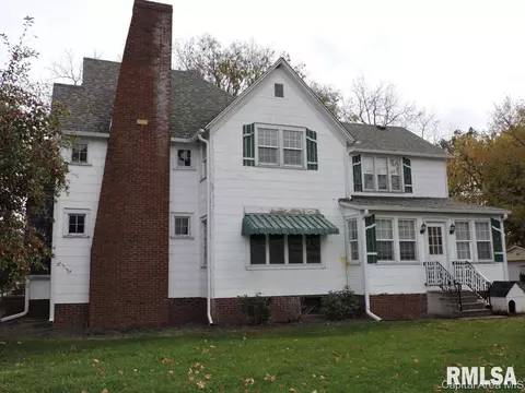 123 E Adams St, Greenview, IL 62642 photo 2