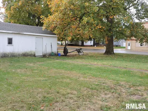 123 E Adams St, Greenview, IL 62642 photo 24