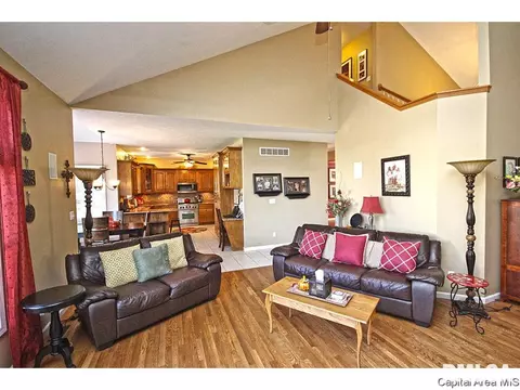 2717 Tartan Way, Springfield, IL 62711 photo 4