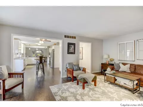 3808 W Bluffs Rd, Springfield, IL 62711 photo 6