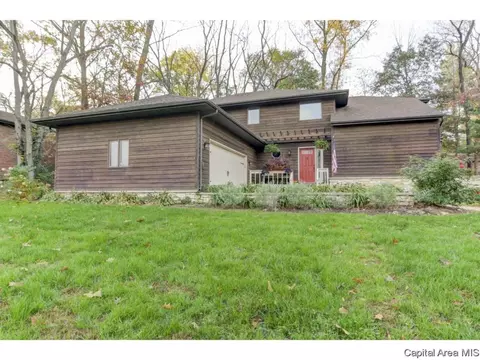 3808 W Bluffs Rd, Springfield, IL 62711 photo 1