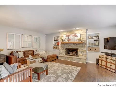 3808 W Bluffs Rd, Springfield, IL 62711 photo 3