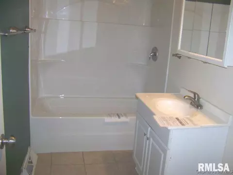 220 W Raylots St, Riverton, IL 62561 photo 7