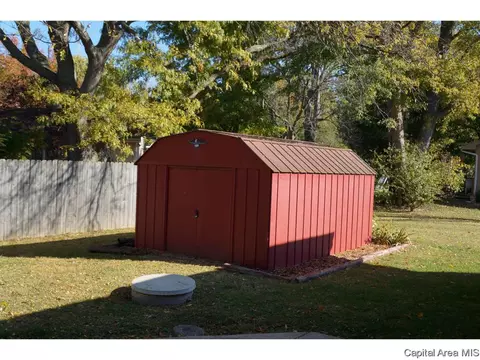 31 Lakewind Dr, Springfield, IL 62703 photo 3